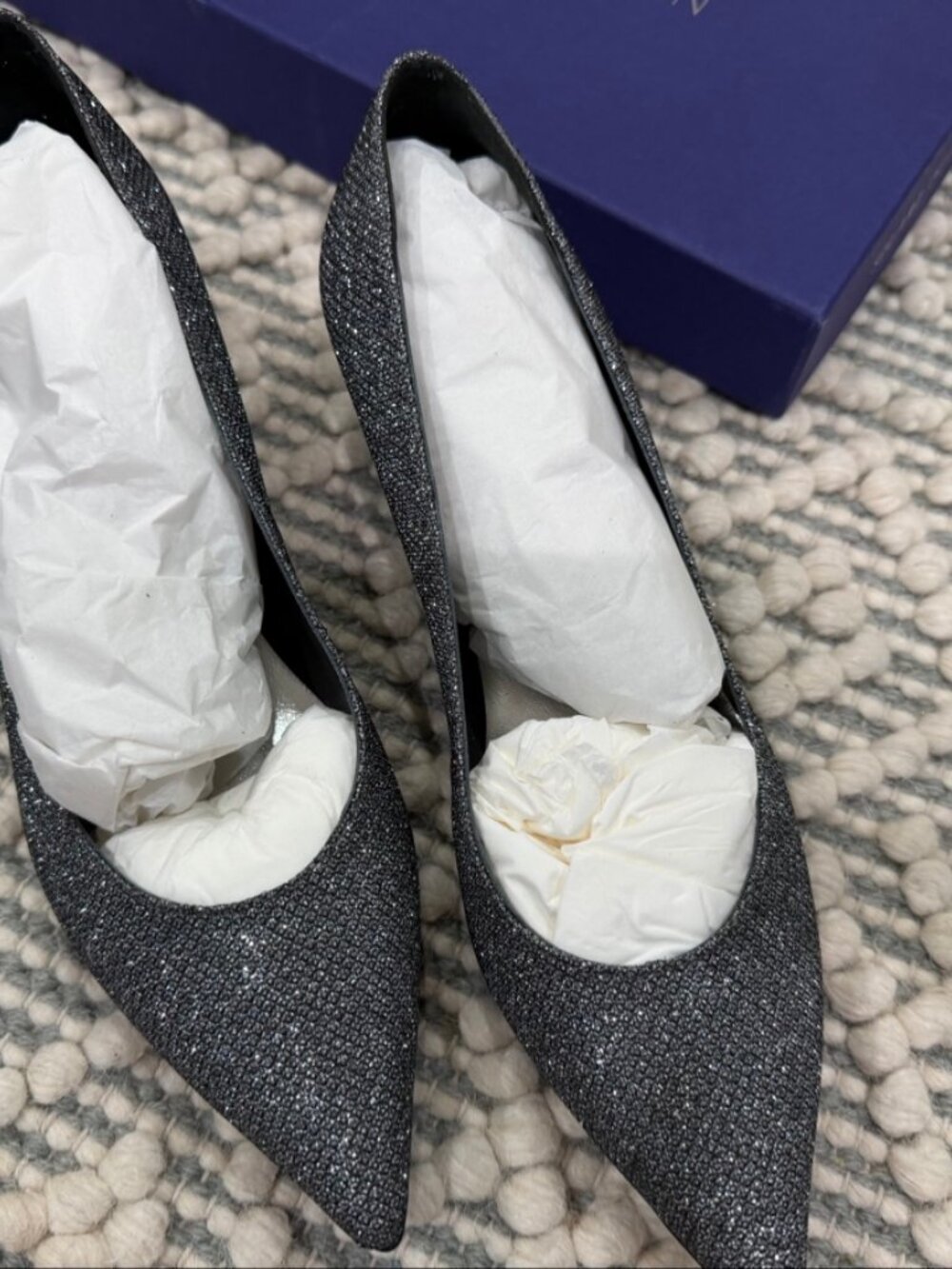 Stuart Weitzman Silver Glitter Pointed Toe Kitten Heel Pumps US 7 EU 37 with Box